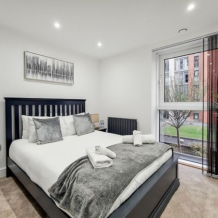 Free Parking - Stylish Three Bedroom Apartment By London Excel 外观 照片