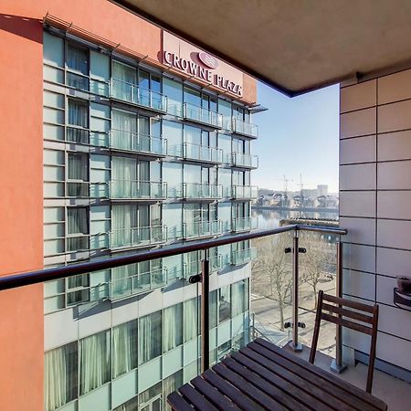 Free Parking - Stylish Three Bedroom Apartment By London Excel 外观 照片