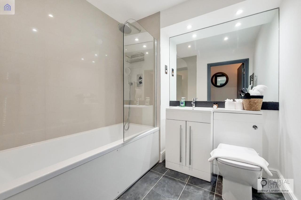 Free Parking - Stylish Three Bedroom Apartment By London Excel 外观 照片