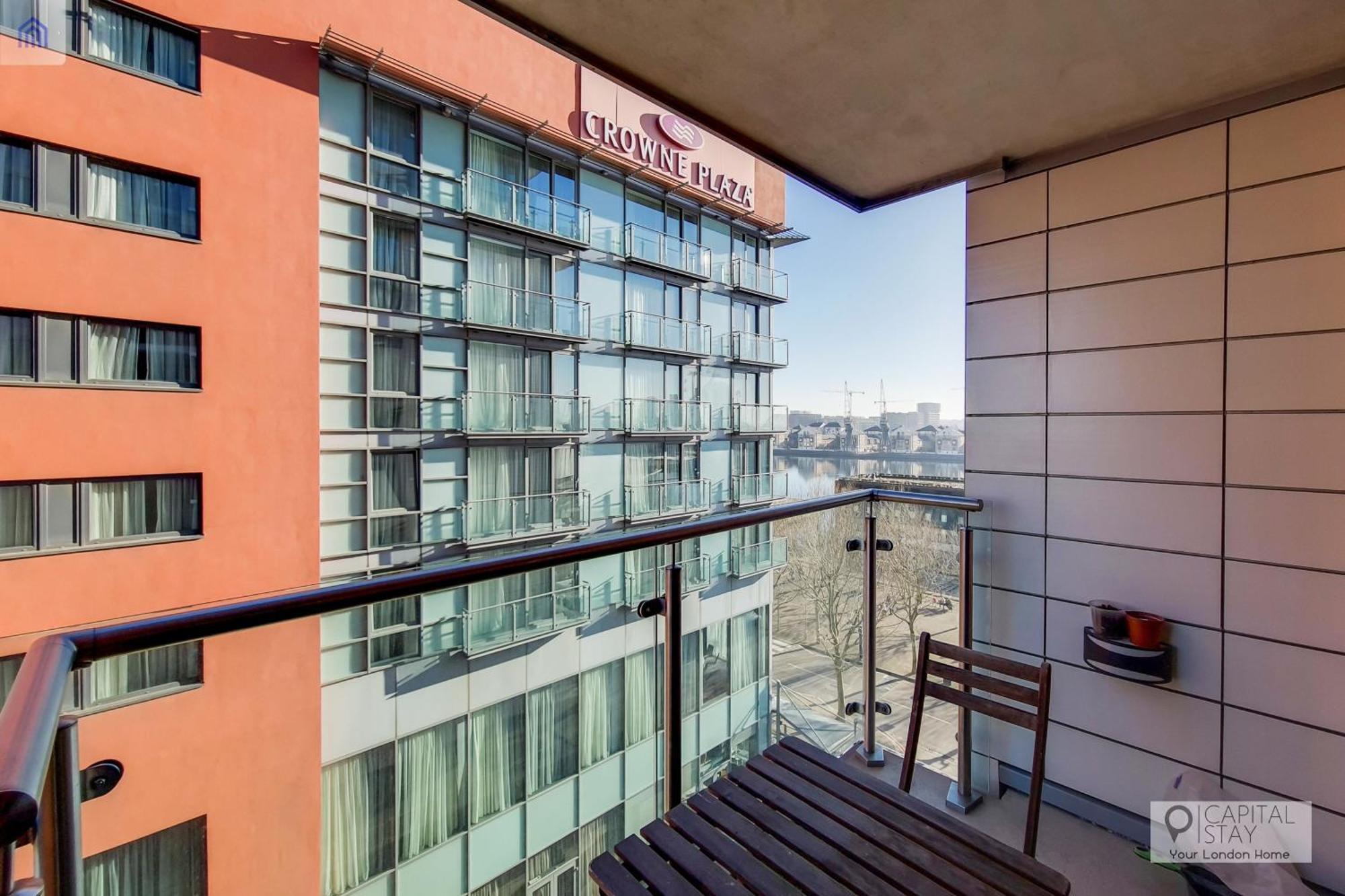 Free Parking - Stylish Three Bedroom Apartment By London Excel 外观 照片